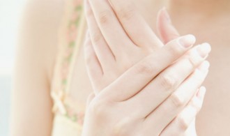 主婦の声で生まれた医薬品ハンドクリーム