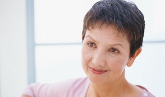 老け顔に見える人の特徴とは？